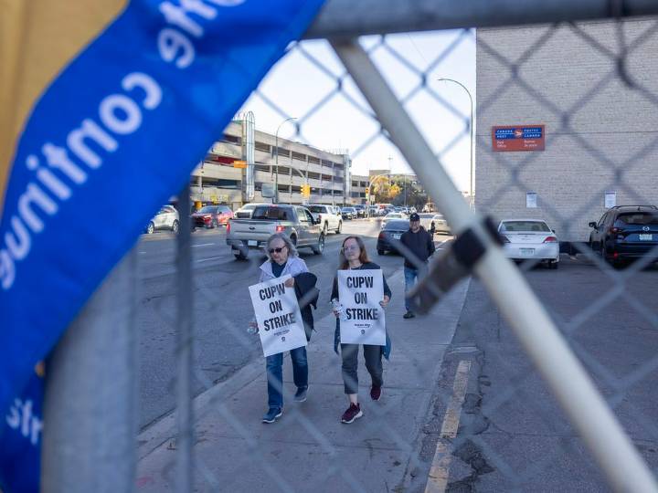 Canada Post workers switch to rotating strikes, mail to start moving
