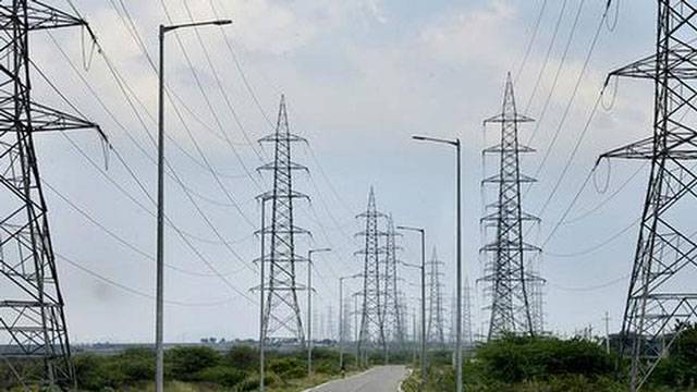Centre plans Rs 1 trillion bailout for power discoms, pushes privatisation