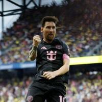 Messi bags hat-trick as Inter roar into playoffs with 5