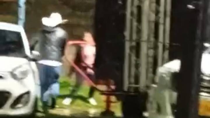Alcalde de Puracé, Cauca, fue grabado cuando agredía a una joven durante fiestas patronales