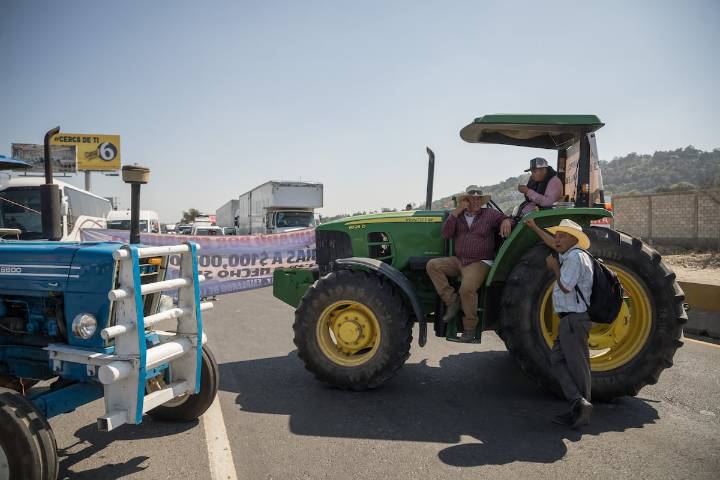 El Gobierno detiene las protestas en las carreteras con la promesa de mayor dinero y créditos a los productores