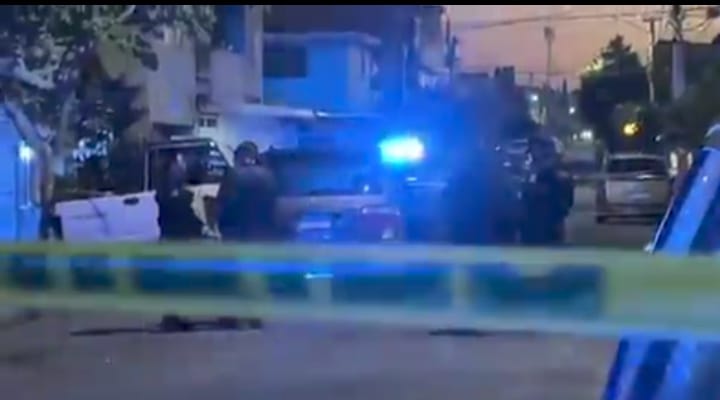 Madrugada de horror en Nezahualcóyotl: Cuatro ejecutados hallados en camioneta de lujo
