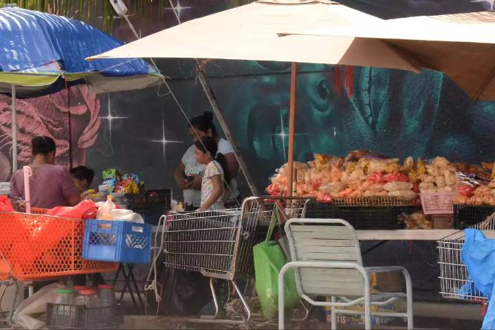 Venta de comida chatarra dentro y fuera de las escuelas de Cancún continúa pese al programa Vida Saludable