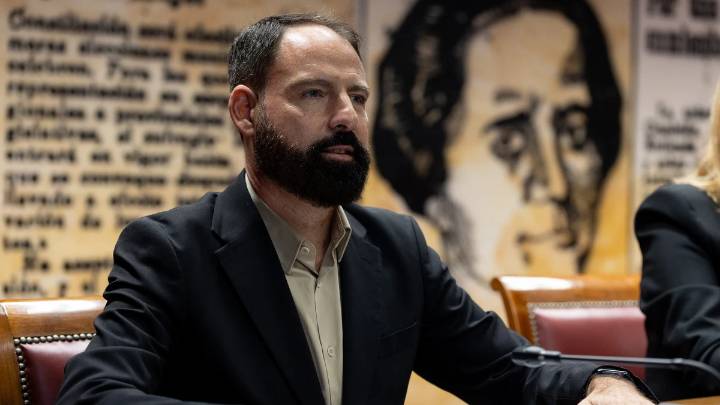 El exgerente del PSOE se niega a declarar en el Senado por estar citado como testigo por el Supremo en el 'caso Koldo'
