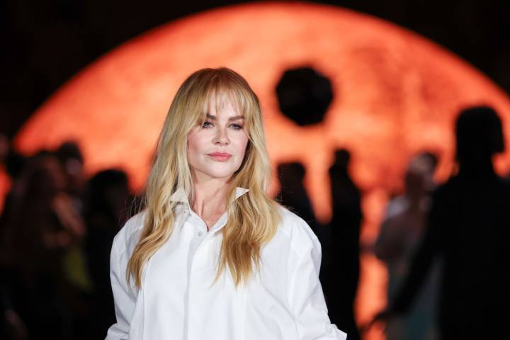 Nicole Kidman Wore a Crisp Button
