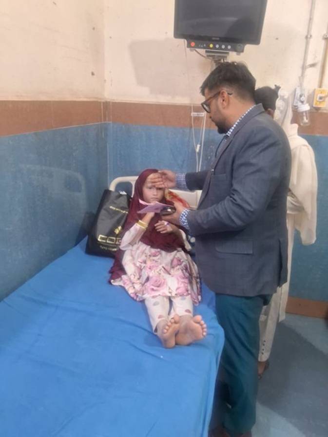 DC Rajouri, Abhishek Sharma conducts a surprise inspection of GMC following complaints on social media