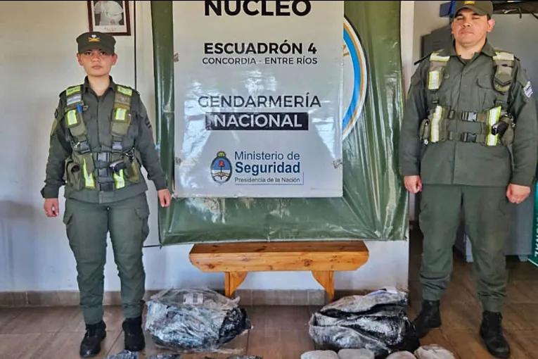 Gendarmería Nacional incautó más de ocho kilos de marihuana en un control en la Ruta 14