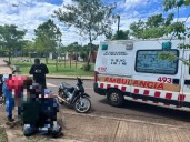 Despiste de motocicleta en Posadas dejó dos personas lesionadas