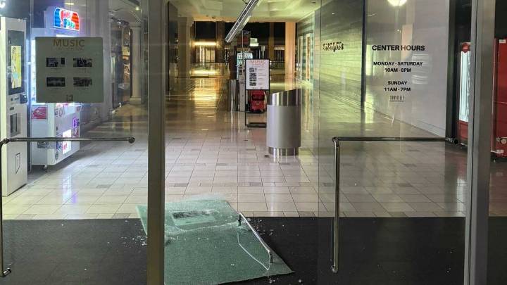 7 arrested in smash-and-grab robbery at Concord mall