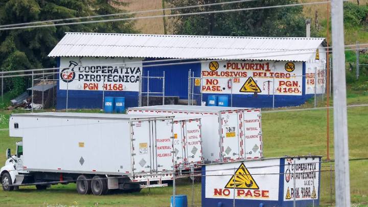 Entre riesgos y la clandestinidad, el reto de la pirotecnia en San Mateo Tlalchichilpan