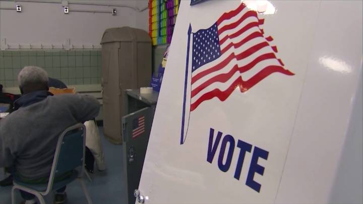 Spurs gear, San Antonio Stock Show & Rodeo apparel banned from polling locations