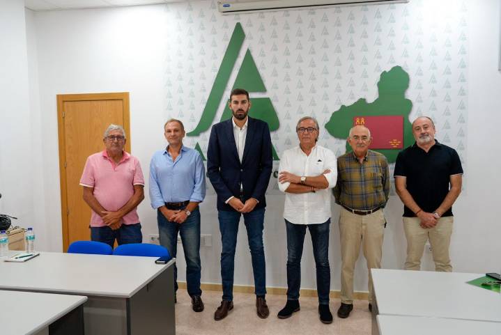 Antelo: “Socialistas y populares traicionan al campo de la Región con acuerdos que permiten la entrada de productos extranjeros sin control”