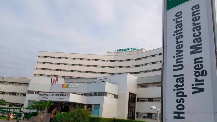 Una mujer de 84 años permanece casi siete horas en urgencias del Macarena pese a tener una orden de ingreso