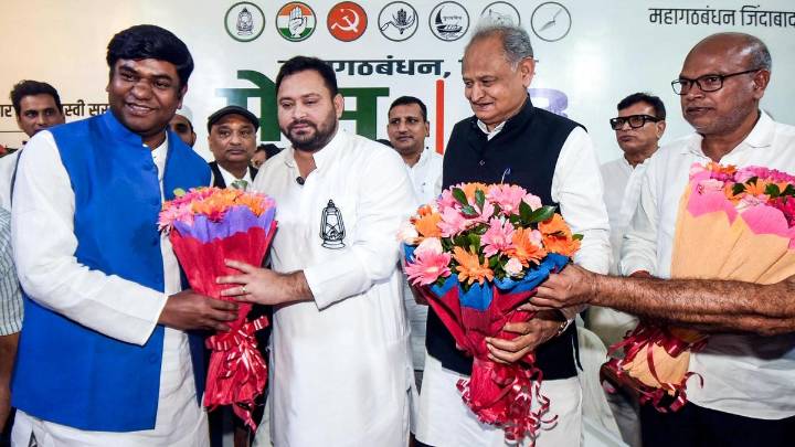 Among Mallahs, ‘son’ Mukesh yet to forge a bond