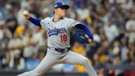 Yoshinobu Yamamoto domina con juego completo y Dodgers se acercan a la Serie Mundial