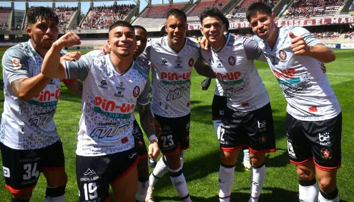 Deportes Limache goleó a La Serena y se clasificó a la final de la Copa Chile