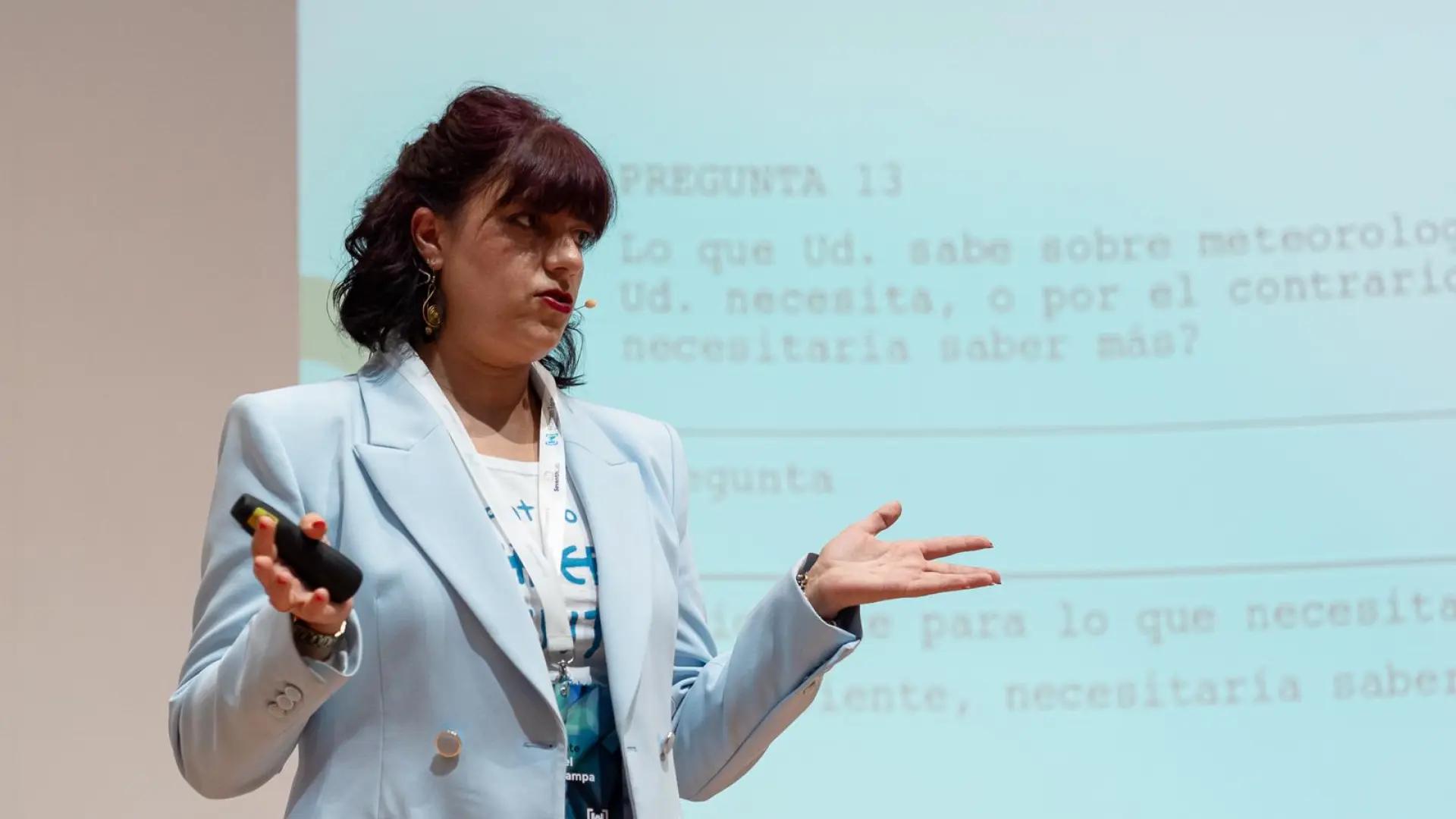 Raquel Villacampa, candidata a un premio Sirviendo Código por una charla sobre alfabetización estadística