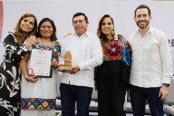 Mara Lezama entrega el Premio Estatal de Turismo 2025 a Community Tours Sian Ka’an