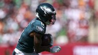 DeVonta Smith's 52-yard catch helps Eagles to 10