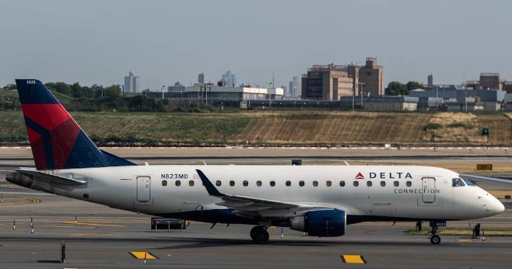 1 injured when 2 Delta planes collided taxiway