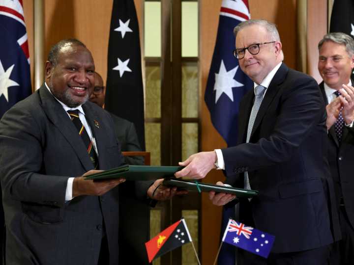 Australia, Papua New Guinea sign mutual defence treaty