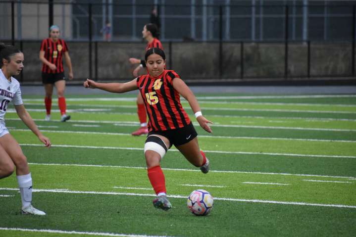 Enumclaw’s Brebner nets two goals to down Raiders