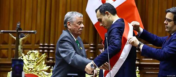 (VIDEO) Congresista José Jerí de 38 años asume como presidente interino de Perú