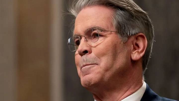 Tras el ambiguo mensaje de Scott Bessent, Luis Caputo y Santiago Bausili viajan mañana a Washington