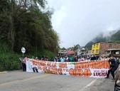 Comunidades bloquean la vía Panamericana en el sur del Cauca por incumplimientos del Gobierno