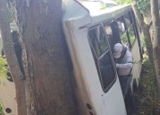 Autobús con Estudiantes Vuelca en la Vía La Sierra, Arismendi