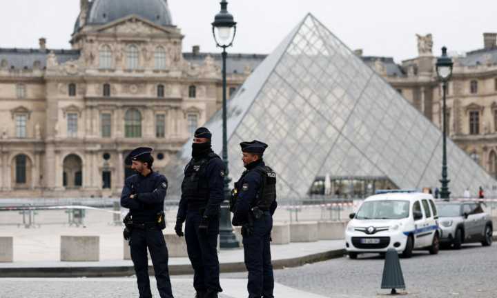 Audaz robo en el Louvre: ladrones sustraen joyas de valor incalculable en pleno día