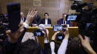 La presidenta del Louvre reconoce que se tardó en detectar la llegada de los ladrones: "Se nos ha infligido una herida inmensa"