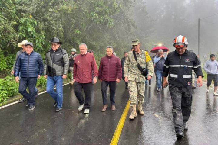 Gobernador visita la zona del desastre en Tianguistengo; estas son las afectaciones tras las lluvias