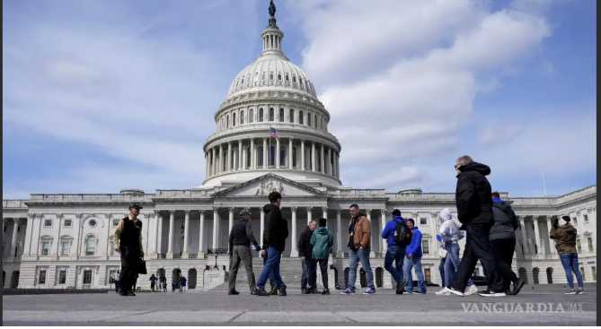 Estados Unidos inicia cierre parcial del gobierno con impacto en servicios públicos y economía