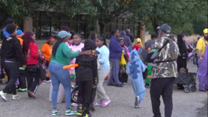Baton Rouge Police host 'Boo with the Blue' on Thursday night