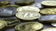 Fernando Trías de Bes, economista, desvela la dura realidad del Bitcoin: “Conozco un amigo que malvive con 1.500 euros al mes porque no lo puede retirar”
