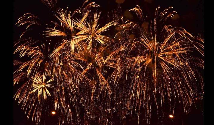 SC permits sale, bursting of green crackers in Delhi