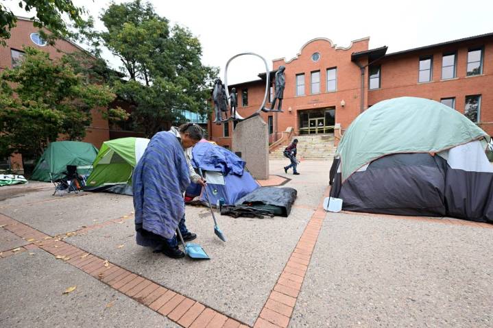 Loveland mayor opens city hall to homeless, prompting backlash