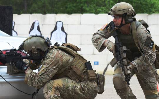 Former Delta Force Operator Geo Hand: Optics and Illumination for the AR15