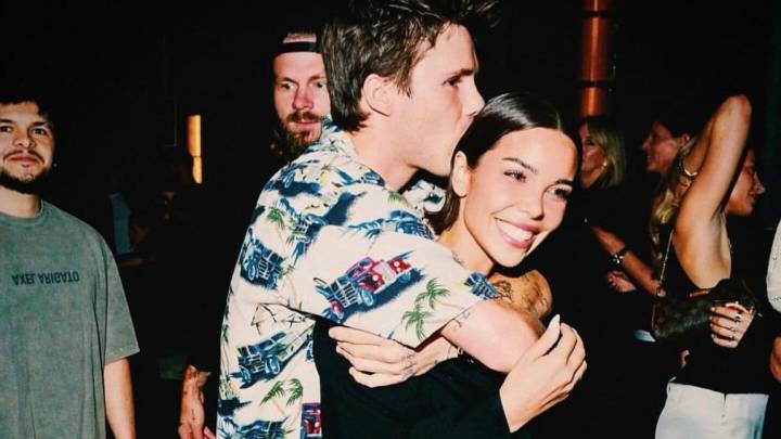 Novia de Cruz Beckham reacciona a las críticas por la diferencia de edad de casi 10 años