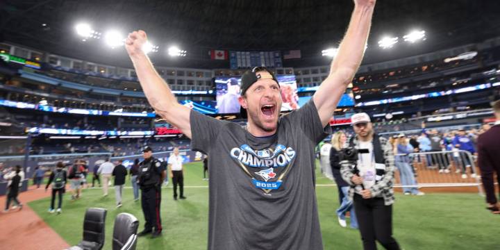 Max Scherzer named Blue Jays' World Series Game 3 starter