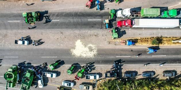 Agricultores acuerdan desbloquear momentáneamente carreteras en Jalisco