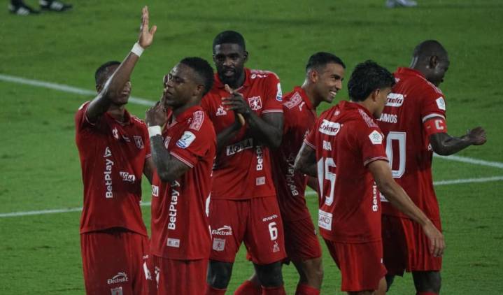 América sacude la casa: primeras 3 bajas confirmadas para el 2026