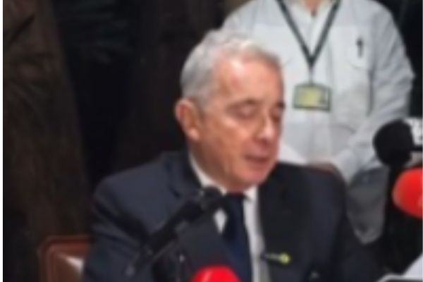 Álvaro Uribe se pronuncia tras su absolución: “Pido a la Providencia energía y discernimiento para trabajar por Colombia”