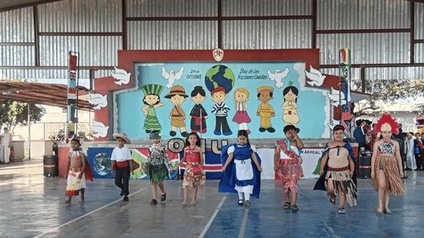 Celebran con un desfile Día de Naciones Unidas