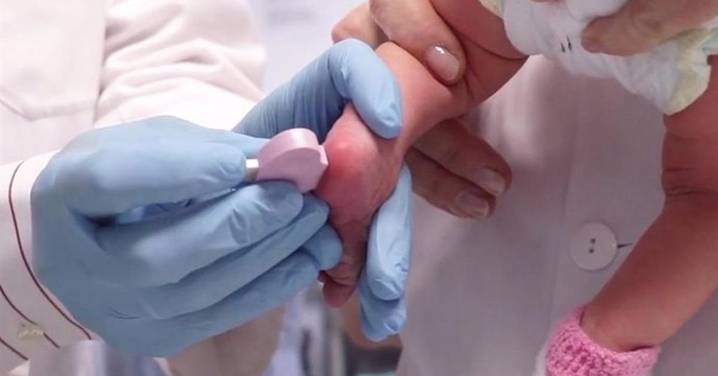 Sanidad triplica el cribado neonatal y señala logros como la ampliación de las pruebas en dos años