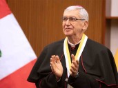 Cardenal católico de Perú elogia movimiento juvenil de protesta