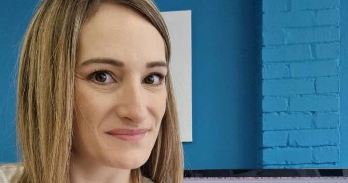 Scottish mum makes £3k a month after quitting 9