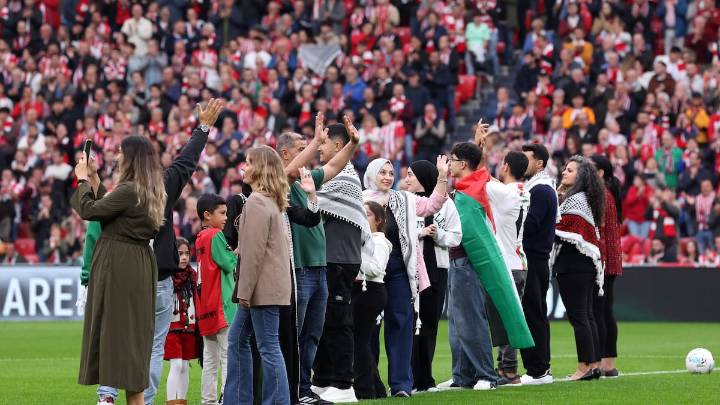 Dani Garrido clama por el 'apagón' de LaLiga durante el apoyo del Athletic a Palestina
