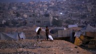 Sanidad evacúa de Gaza a un nuevo grupo de 19 menores palestinos para ser atendidos en hospitales españoles